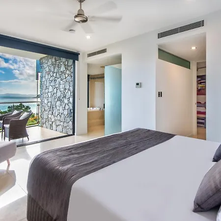 Edge 5 Oceanfront 3-Bedroom Apartment - Featuring An Infinity Pool, Spa Bath, Buggy And Valet Service Hamilton Island Exterior photo