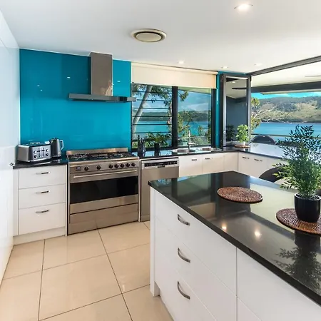 Edge 5 Oceanfront 3-Bedroom Apartment - Featuring An Infinity Pool, Spa Bath, Buggy And Valet Service Hamilton Island Exterior photo