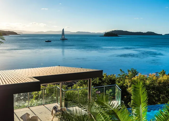 Edge 5 Oceanfront 3-Bedroom Apartment - Featuring An Infinity Pool, Spa Bath, Buggy And Valet Service