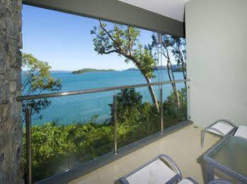 Villa Edge 5 Oceanfront 3-bedroom - Featuring An Infinity Pool, Bath, Buggy And Valet Service Hamilton Island
